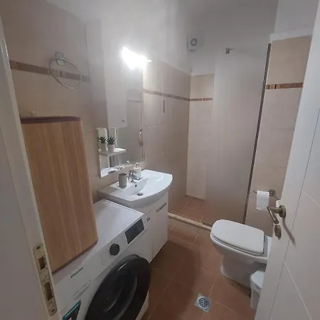 Elira - Apartment,